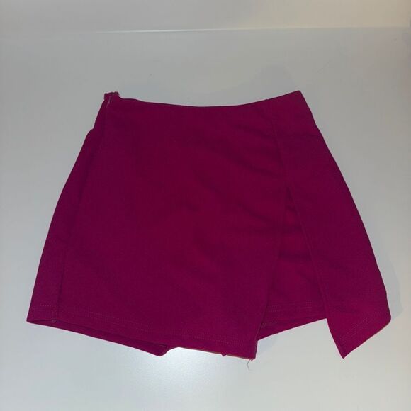SHEIN Pants - SHEIN SXY Solid Split Front Skort Color: Red Violet Size 2(XS)